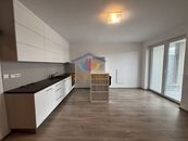Nabízíme k pronájmu byt 1+kk s garážovým stáním, Ostrava Poruba, cena 13000 CZK / objekt / měsíc, nabízí 