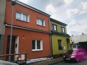 Prodej rodinného domu se dvěma bytovými jednotkami na ulici Máchalova v Olomouci, cena 5490000 CZK / objekt, nabízí 