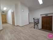 Pronájem nebytového prostoru o velikosti 80 m2 v centru města Olomouce, cena 15500 CZK / objekt / měsíc, nabízí K.realitka