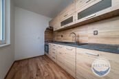 Pronájem bytu 2+1 po rekonstrukci s lodžií, 52 m, Praha 12 - Kamýk, cena 21900 CZK / objekt / měsíc, nabízí
