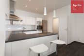 Pronájem atypického bytu 2+kk, Mezi Trhy, Opava, cena 18000 CZK / objekt / měsíc, nabízí Byrfin real estate