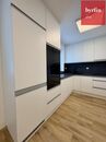 Pronájem prostorného bytu 3+1 v rodinném domě se zahradou a terasou, cena 20500 CZK / objekt / měsíc, nabízí Byrfin real estate