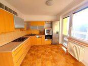 Pronájem bytu 3+1 s šatnou a se 3 lodžiemi, U Humpolky, Tišnov, cena 20000 CZK / objekt / měsíc, nabízí 