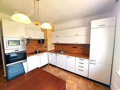 Pronájem bytu 3+1 s balkonem, Budovatelů, Nové Město na Moravě, cena 16000 CZK / objekt / měsíc, nabízí Komplexní Reality Development, s.r.o.