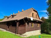 Pronájem rodinného domu ( srubu ) 5+1 na Čeladné Podolánky ( Ráztoky ) , cena 25000 CZK / objekt / měsíc, nabízí 