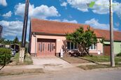 Prodej rodinného domu s uzavřeným dvorem a zahradou s možností výstavby - Čejkovice, okr. Znojmo, cena 6390000 CZK / objekt, nabízí Reality Veselý s.r.o.