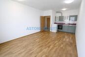 Byt 2+kk s balkonem k pronájmu, 50 m2, Praha 10 - Strašnice, ul. U hranic, cena 21500 CZK / objekt / měsíc, nabízí ASTONE Reality