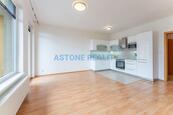 Byt k pronájmu 1+kk s balkonem u metra, 42 m2, Praha 5 - Zličín, ul. Míšovická, cena 19400 CZK / objekt / měsíc, nabízí ASTONE Reality