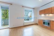 Byt k prodeji 1+kk s balkonem, 41 m2, OV, Praha 10 - Uhříněves, ul. Václava Trojana, cena 5690000 CZK / objekt, nabízí ASTONE Reality