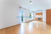 Byt k prodeji 1+kk s balkonem, 41 m2, OV, Praha 10 - Uhříněves, ul. Václava Trojana, cena 5690000 CZK / objekt, nabízí ASTONE Reality