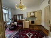 Kompletně zařízený byt 3+kk, balkon, 78 m2, 4. patro/5.NP, Truhlářská, P-1, cena 1700 EUR / objekt / měsíc, nabízí Miroslava Zemanová