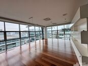 Reprezentativní kancelářský celek 469,37 m2 s vlastní terasou 134 m2 u M Anděl, Radlická, P-5, cena 450 CZK / m2 / měsíc, nabízí 