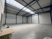 Moderní skladová/výrobní hala 468 m2 + 72 m2 kanceláří, TOP lokace u sjezdu D6, Velká Dobrá, cena 1 CZK / objekt / měsíc, nabízí 