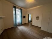 Pronájem bytu cca 32m2, 1+1, Charkovská, P-10, cena 15300 CZK / objekt / měsíc, nabízí Miroslava Zemanová