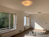 Luxusní byt 1+kk, lze jako 2+kk, 37,67 m2, mezi metrem Pankrác a Budějovická, Praha 4, cena 17000 CZK / objekt / měsíc, nabízí Miroslava Zemanová