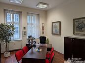 K pronájmu kanceláře ve 2.NP, 103m2, u metra I. P. Pavlova - Lublaňská ulice, Praha 2, cena 317 CZK / m2 / měsíc, nabízí Miroslava Zemanová