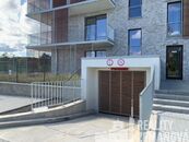 Moderní byt 4+kk (93 m2) s terasou (32 m2) a se sklepem, garáží a venkovním parkováním, Hostivice, cena 37000 CZK / objekt / měsíc, nabízí 