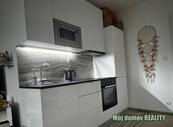 Pronájem bytu 1+kk, 46 m, možnost garážového stání, Praha - Hloubětín, Poděbradská 1158/49., cena 26000 CZK / objekt / měsíc, nabízí 