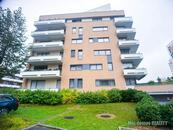 Nabízíme k pronájmu exkluzivní, slunný a moderní byt o dispozici 2+kk a celkové ploše 56 m²., cena 26500 CZK / objekt / měsíc, nabízí Můj domov REALITY s.r.o.