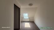 Pronájem podkrovního bytu 4+kk, 103 m, Praha 9 Horní Počernice, ul. Náchodská., cena 24000 CZK / objekt / měsíc, nabízí 