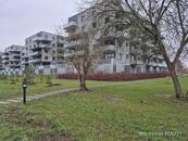 Pronájem bytu 3+kk, 83 m + 2 balkony, Praha 9 Prosek (ul. Návarovská), cena 39000 CZK / objekt / měsíc, nabízí 