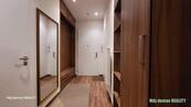 Nabízíme k pronájmu luxusně vybavený a kompletně zařízený byt 3+kk o celkové ploše 55 m ve Praze., cena 28500 CZK / objekt / měsíc, nabízí 