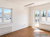 Pronájem moderního bytu 2+kk s velkou terasou 26 m² Praha 10, Hostivař, cena 25500 CZK / objekt / měsíc, nabízí 