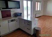 Pronájem bytu 2+kk, 56 m² s prostorným balkonem Mattioliho, Praha 10 Záběhlice., cena 22000 CZK / objekt / měsíc, nabízí Můj domov REALITY s.r.o.
