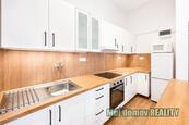 # Pronájem zařízeného bytu 2+1, 55 m², Praha 6 Dejvice, 3 minuty od metra Dejvická., cena 29000 CZK / objekt / měsíc, nabízí Můj domov REALITY s.r.o.