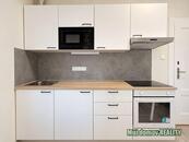 Pronájem zrekonstruovaného bytu 2+1, 57 m² Praha 6, Dejvice, cena 27000 CZK / objekt / měsíc, nabízí Můj domov REALITY s.r.o.