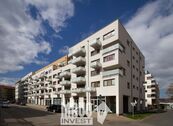 Pronájem krytého garážového stání - novostavba Vivus, Hanusova ul., Praha 4, cena 2500 CZK / objekt / měsíc, nabízí MAVO - Invest, s.r.o.