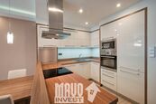 Prodej bytu 2 + 1 lodžie + garážové stání, cena 9200000 CZK / objekt, nabízí MAVO - Invest, s.r.o.