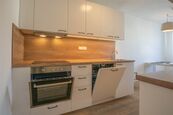 Praha / Žižkov, byt 3+1 po rekonstrukci s lodžií a sklepem, cena 29900 CZK / objekt / měsíc, nabízí 