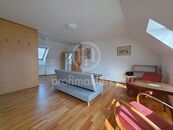 Pronájem výjimečného bytu 1+kk, 51 m2, s nikou na spaní, balkónem a parkovacím stáním Bílovice nad , cena 15000 CZK / objekt / měsíc, nabízí MakléřkyCZ s.r.o.