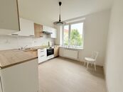 Pronájem bytu s balkonem, 38m2, cena 18900 CZK / objekt / měsíc, nabízí DR Reality.cz