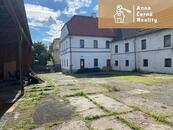 Pronájem nebytového prostoru Bystřany, nám. Jana Koziny 3, cena 20000 CZK / objekt / měsíc, nabízí Anna Černá Reality