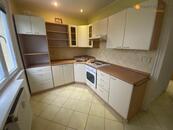 Pronájem bytu 2+1 s balkónem, obec Bílina, A.Sovy 640, cena 6500 CZK / objekt / měsíc, nabízí