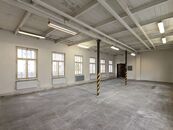 Dílenské a skladovací prostory v 1. patře o ploše 118 m2 v průmyslovém areálu, cena 5500 CZK / objekt / měsíc, nabízí 