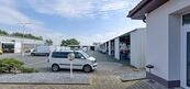 Dvě nezateplené skladovací haly 602 a 174 m2, venkovní zpevněná plocha 1.100 m2, cena 70000 CZK / objekt / měsíc, nabízí GENERA s. r. o.