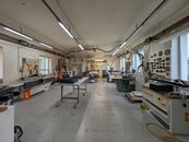 Výrobní areál se třemi halami a zpevněnými plochami, cena 10140000 CZK / objekt, nabízí GENERA s. r. o.