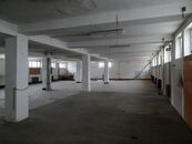 Pronájem nebytových ploch 2.200 m2 v provozní budově, cena 700 CZK / m2 / rok, nabízí GENERA s. r. o.