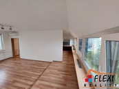 Pronájem bytu 1+1, 54 m2 s klimatizací, ulice Zelená, Moravská Ostrava, cena 12000 CZK / objekt / měsíc, nabízí FLEXI REALITY s.r.o.