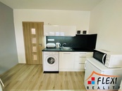 Podnájem zrekonstruovaného bytu 1+kk s lodžií, 29m2, Moravská Ostrava, ul. Lechowiczova, cena 9900 CZK / objekt / měsíc, nabízí FLEXI REALITY s.r.o.