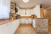 Řadový rodinný dům s vlastní fotovoltaikou, Roztoky u Křivoklátu, cena 8600000 CZK / objekt, nabízí CENTURY 21 Stereo Reality