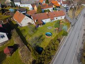 Prostorný rodinný dům s uzavřeným dvorem, zahradou a hospodářským zázemím, Újezdec u Vlachova Březí