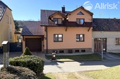 Atraktivní vícegenerační rodinný dům v Míkovicích, městské části Uherského Hradiště. Ideální pro velkou rodinu nebo podnikání!, cena 10490000 CZK / objekt, nabízí 