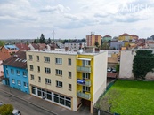 PRODEJ CIHLOVÉHO BYTU 3+1 SE DVĚMA BALKONY V BLÍZKOSTI NÁMĚSTÍ V HODONÍNĚ