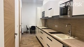 Pronájem, pokoj, 16,5 m2 - Brno-město - Bezpečný domov v srdci města pro studenty: Jedinečné pohodlí a multikulturní setkání!