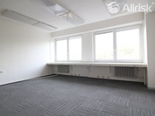 PRONÁJEM RŮZNĚ VELKÝCH, KLIMATIZOVANÝCH, KANCELÁŘÍ 14-176 m2 V PROVOZNÍ BUDOVĚ - BRNO-SEVER, cena 2300 CZK / m2 / rok, nabízí Allrisk reality & finance s.r.o.