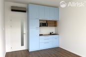 Pronájem moderního ateliéru 1+kk s terasou - Allrisk MERIDIEM, Brno-Komárov